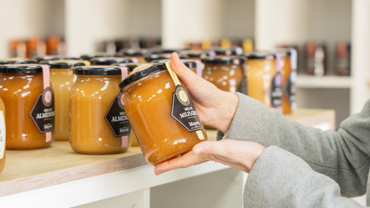 ¿Por qué cada variedad de miel tiene un sabor único?